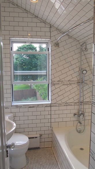 More Photos Of 109 Jeanette Ave, Inwood Specialty For Sale