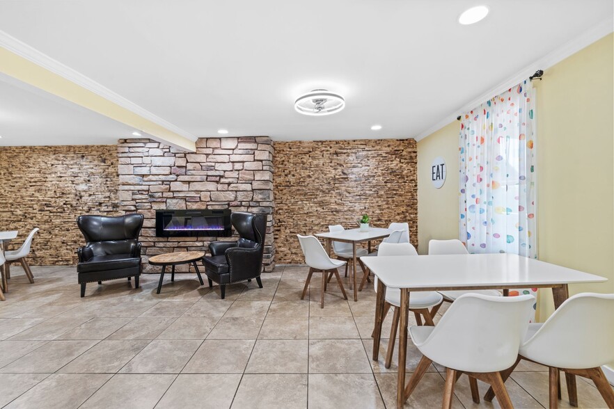 More Photos Of 808 Bypass Rd, Winchester Freestanding For Sale