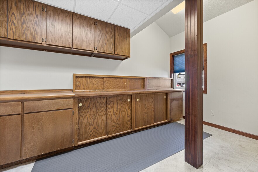 More Photos Of 601 West Blvd, Rapid City Office For Lease