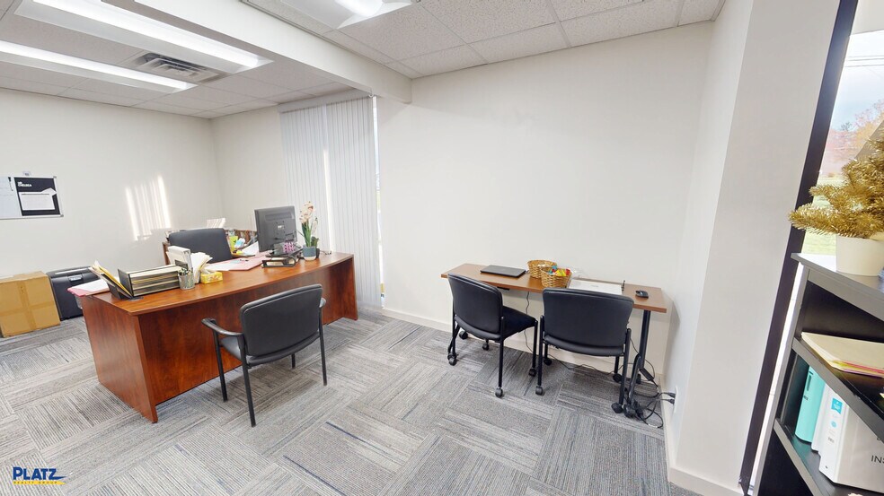 More Photos Of 4390 Mahoning Ave, Youngstown Bank For Sale