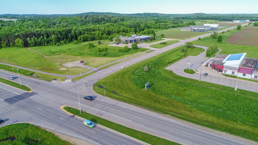 More Photos Of 1990 Godfrey Dr, Waupaca Office For Sale