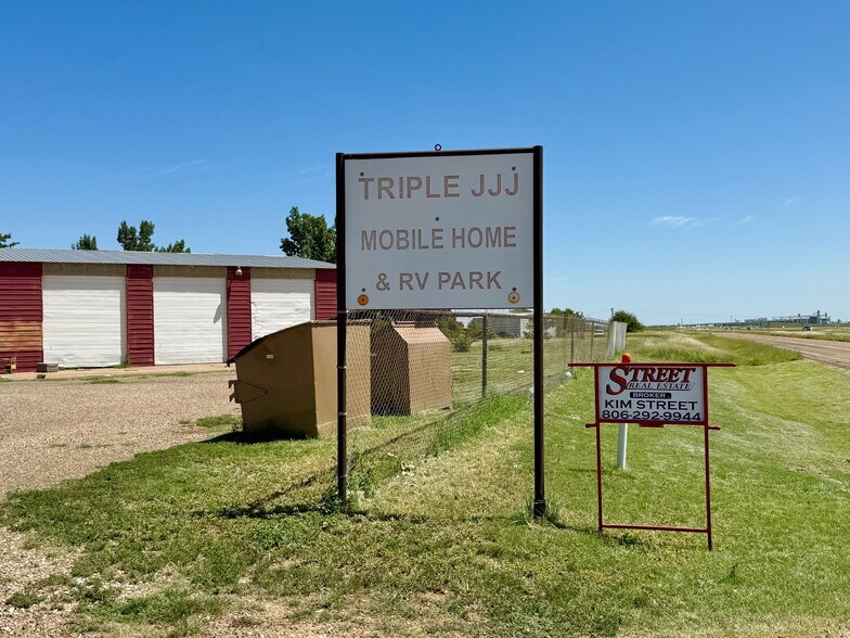 Primary Photo Of 1530 Interstate Highway 27, Hale Center Manufactured Housing Mobile Home Park For Sale