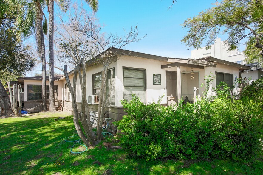 Primary Photo Of 5661 Kester Ave, Van Nuys Apartments For Sale