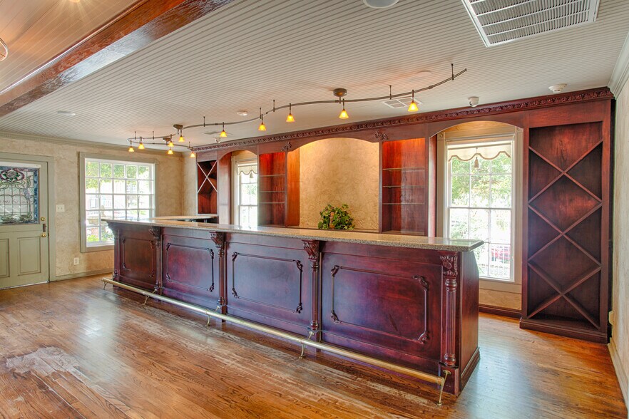 More Photos Of 41955 Main St, Temecula Freestanding For Sale