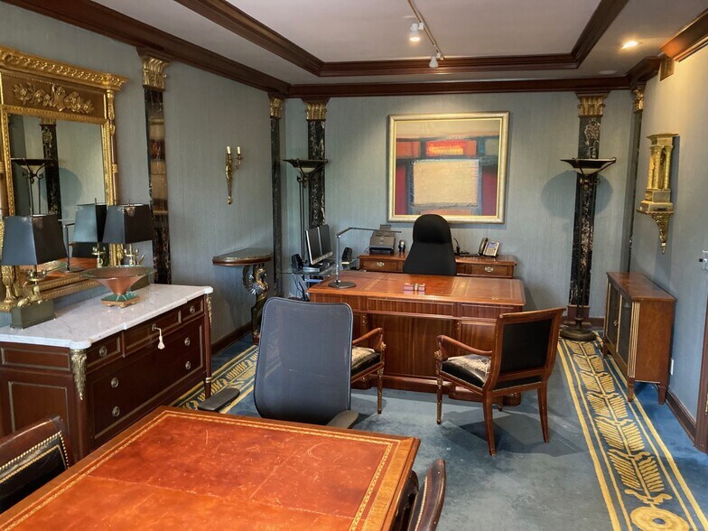 More Photos Of 1568 Union Ave, Memphis Office For Sale