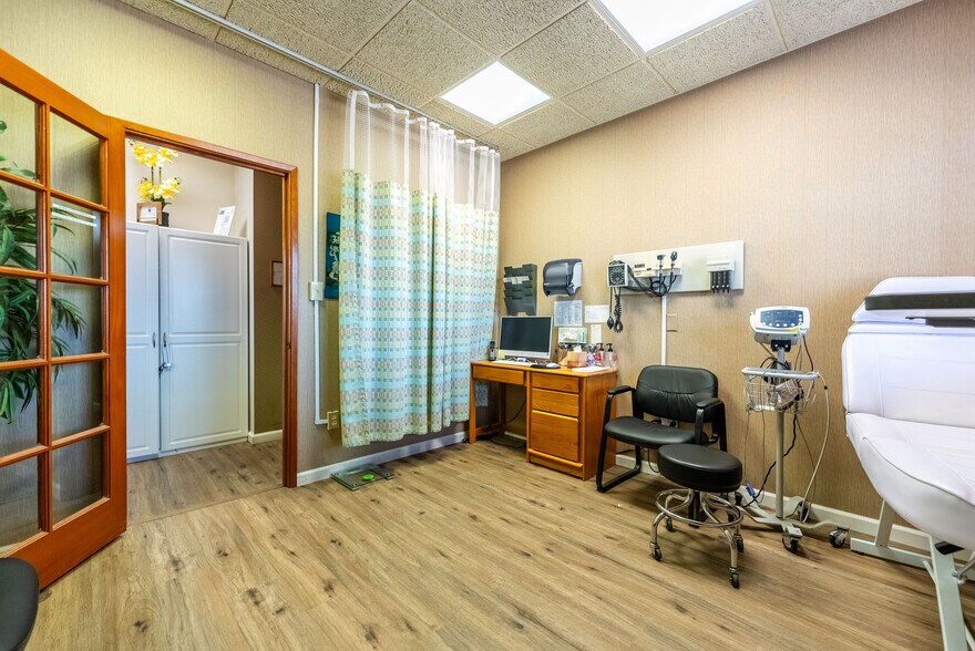More Photos Of 4231 US Highway 86, Brawley Medical For Sale