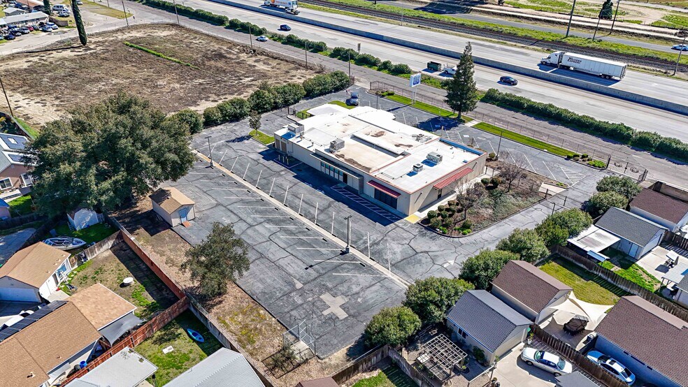 More Photos Of 971 E Broadway Ave, Atwater Office For Lease