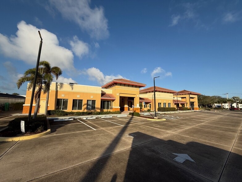 More Photos Of 801-829 Atlantic Ave, Cocoa Beach Storefront Retail Office For Lease