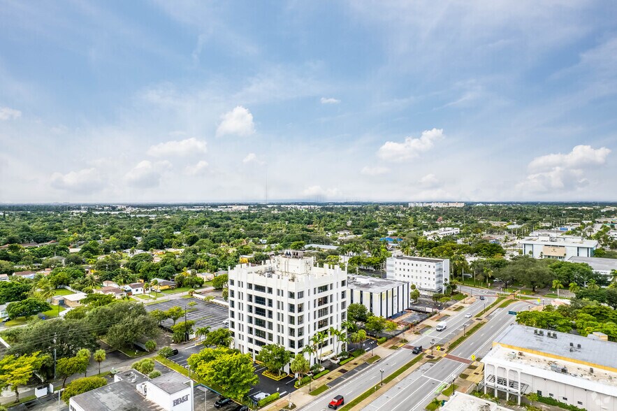 More Photos Of 2450 Hollywood Blvd, Hollywood Loft Creative Space For Sale