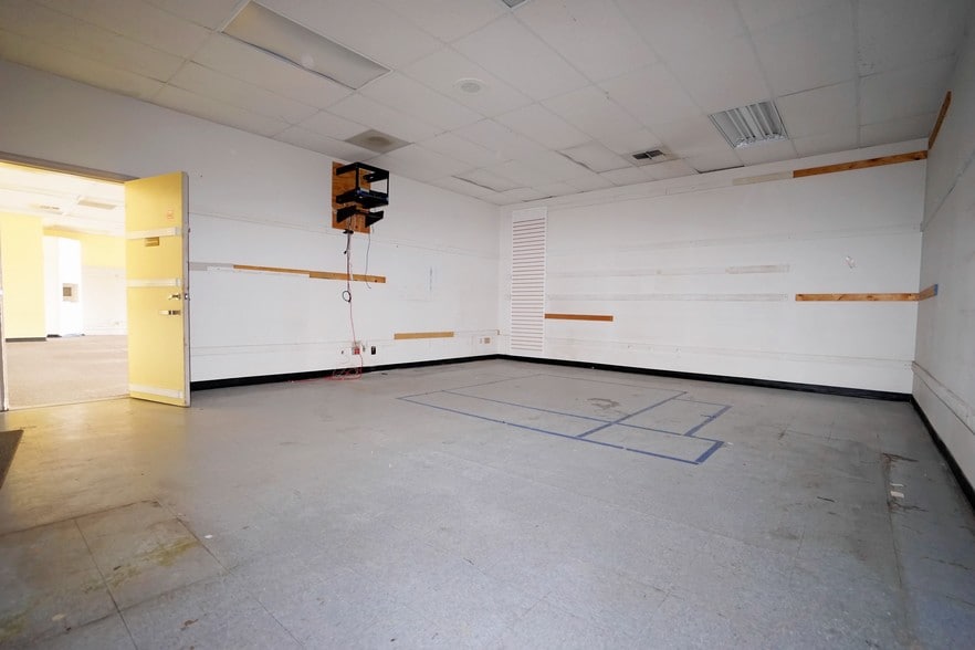 More Photos Of 1731 S 1st St, Yakima Freestanding For Lease