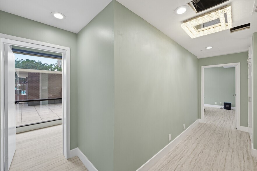 More Photos Of 6800 Fleetwood Rd, McLean Apartments For Lease