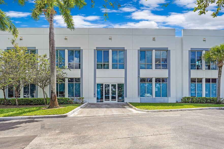 More Photos Of 2010 NW 150th Ave, Pembroke Pines Office For Lease