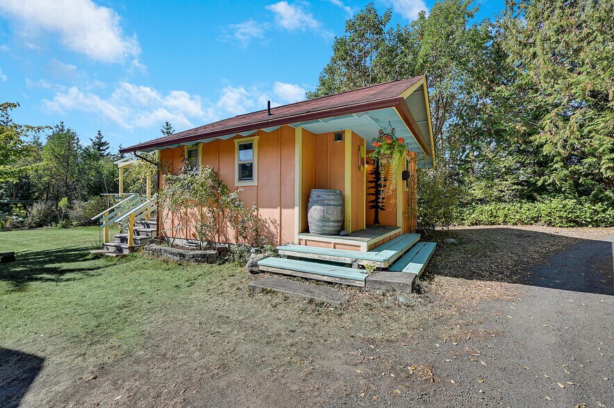 More Photos Of 1673 Woodland Dr, Port Townsend Winery Vineyard For Sale