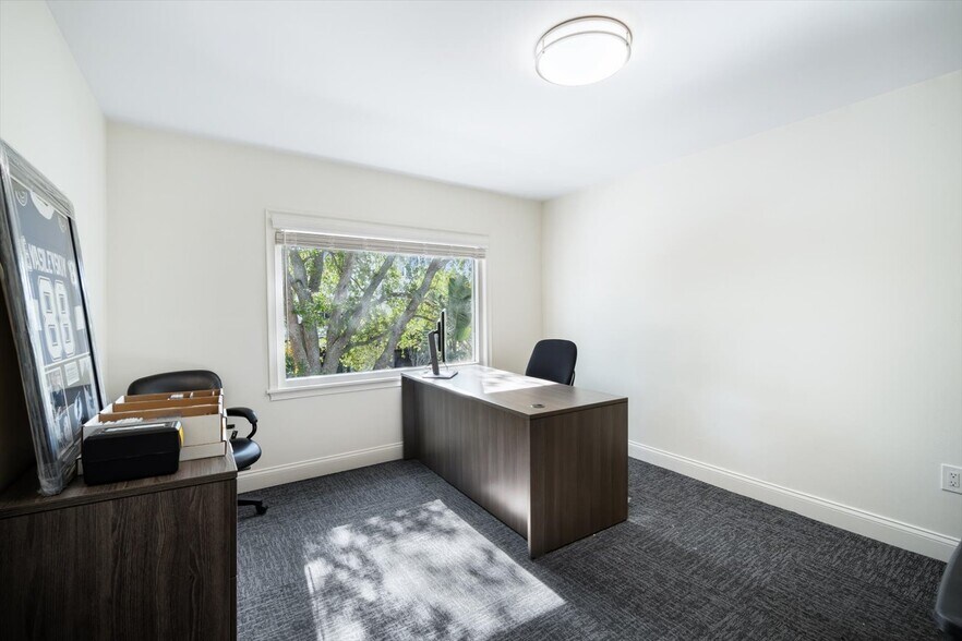 More Photos Of 119 S Dakota Ave, Tampa Medical For Sale