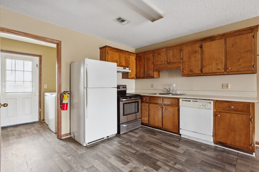 More Photos Of 124 Evergreen Trl, Cartersville Apartments For Sale