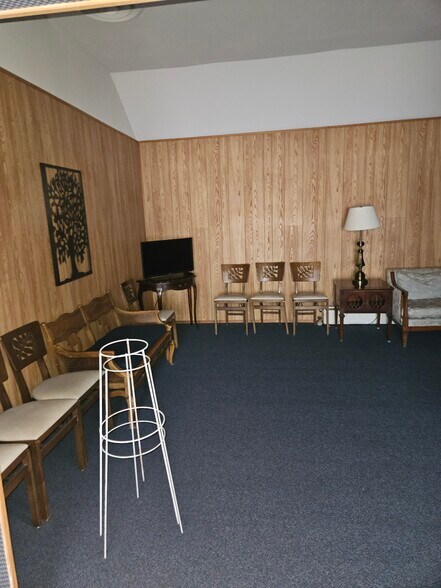 More Photos Of 1238 Cross Bay Blvd, Broad Channel Flex For Sale