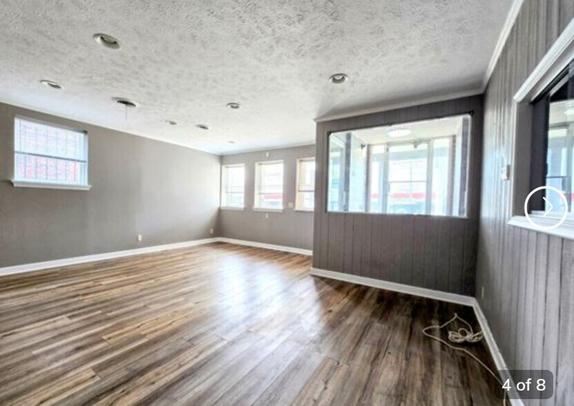 More Photos Of 5010 Dodge St, Omaha Office For Sale