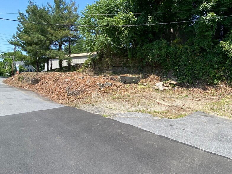 More Photos Of 182 North St, Rye Auto Repair For Sale