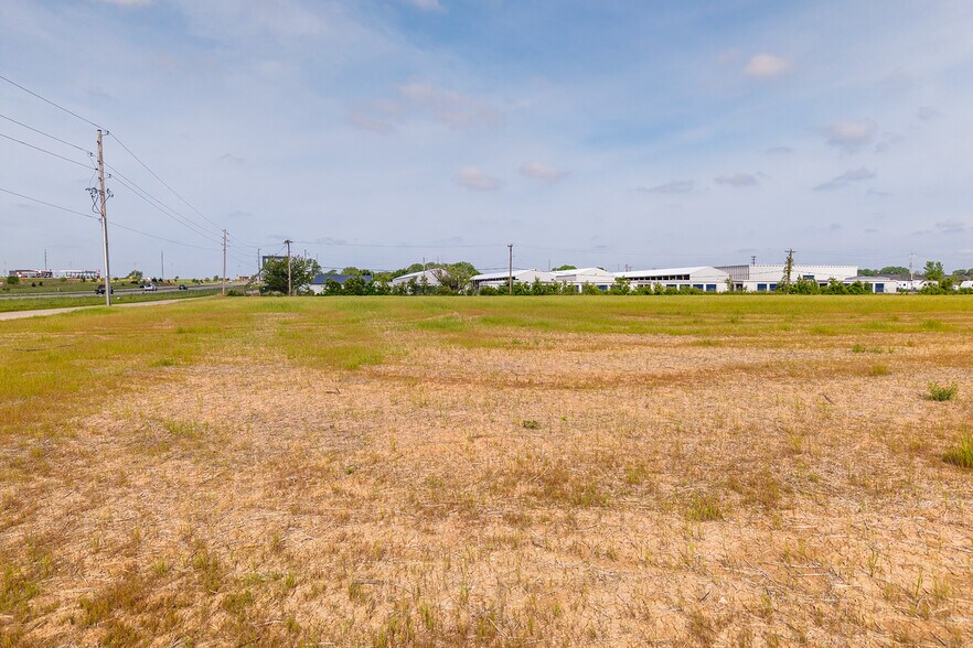 More Photos Of 12998 Kellogg St, Wichita Land For Sale