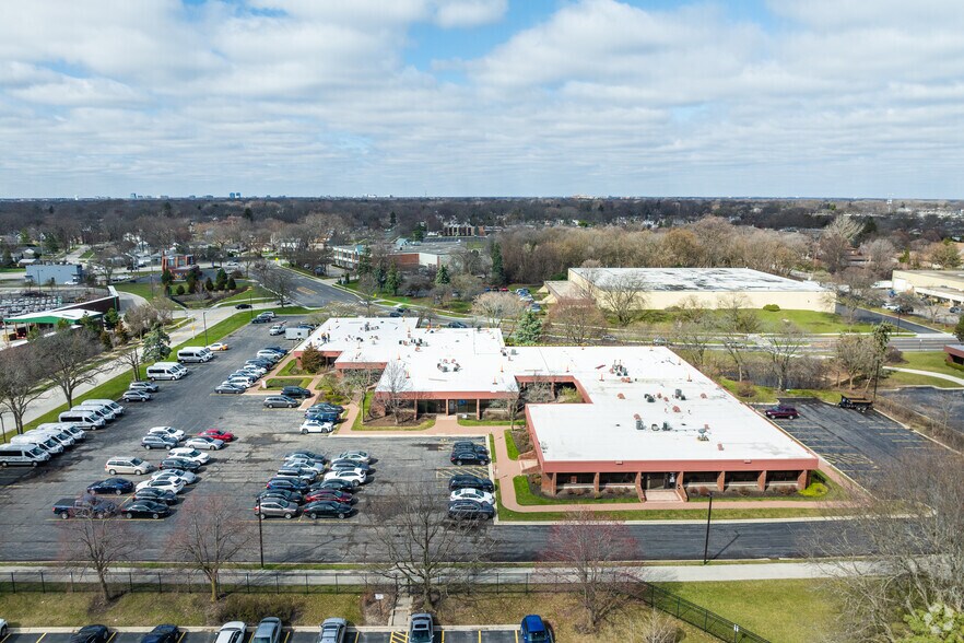 More Photos Of 411 E Business Center Dr, Mount Prospect Office For Lease
