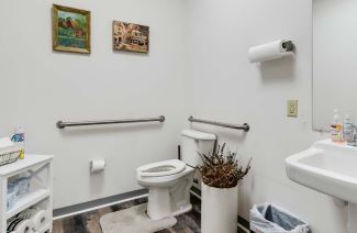 More Photos Of 2571 Homeview Dr, Henrico Medical For Lease