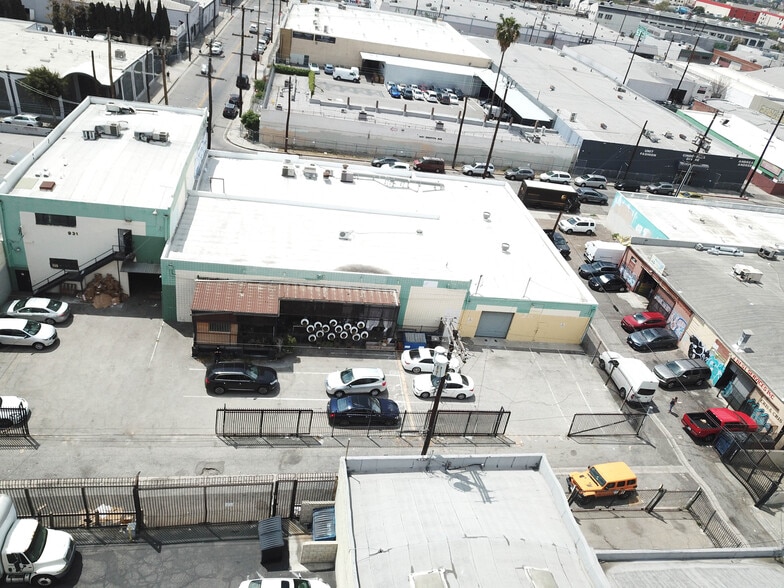 More Photos Of 929 E 14th St, Los Angeles Warehouse For Lease
