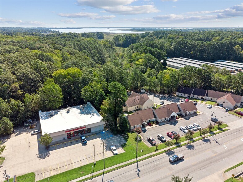 More Photos Of 398 Wythe Creek Rd, Poquoson Auto Repair For Sale