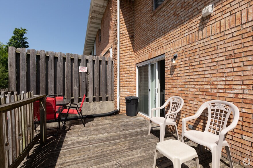 More Photos Of 1300 Cimarron Cir, Fairborn Apartments For Sale