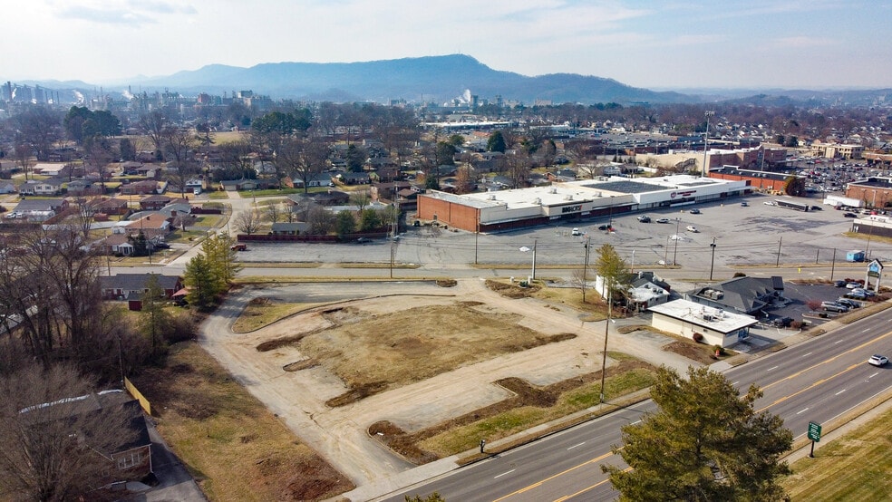 More Photos Of 2060 Fort Henry Dr, Kingsport Land For Lease