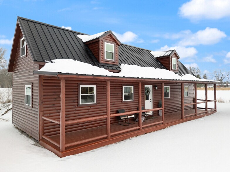 More Photos Of 677 S Cardinal Ln, Scottsburg Industrial For Sale