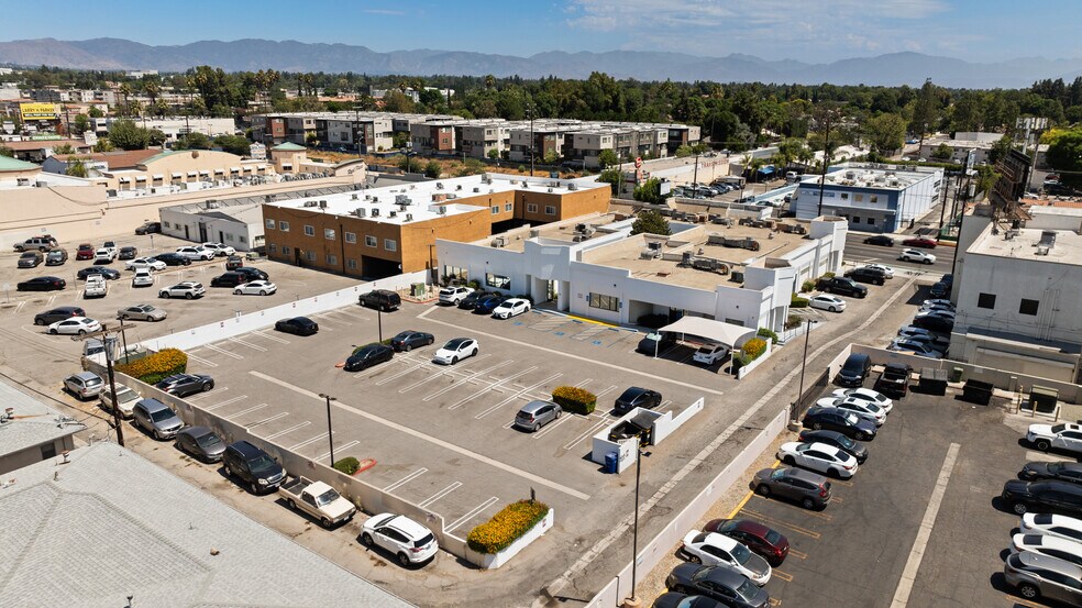 More Photos Of 8327-8333 Reseda Blvd, Northridge Medical For Sale
