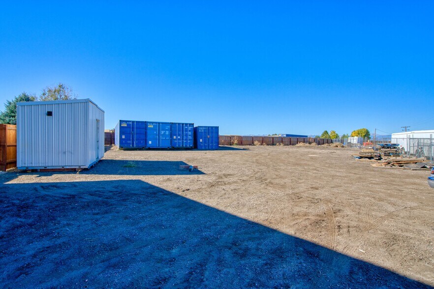 More Photos Of 14439 Mead Ct, Longmont Flex For Lease