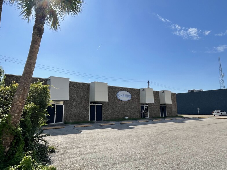 Primary Photo Of 903 S 8th St, La Porte Light Distribution For Lease