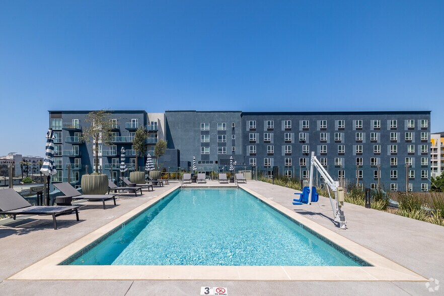 More Photos Of 800-808 S Western Ave, Los Angeles Multifamily For Sale