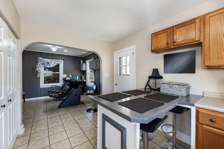 More Photos Of 317 E King St, King Storefront Retail Office For Sale