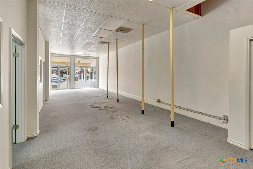 More Photos Of 119 E Main St, Cuero General Retail For Sale