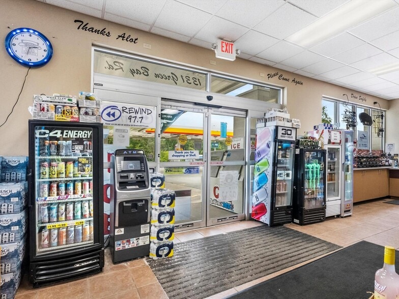 More Photos Of 1331 Green Bay Rd, Sturgeon Bay Service Station For Sale