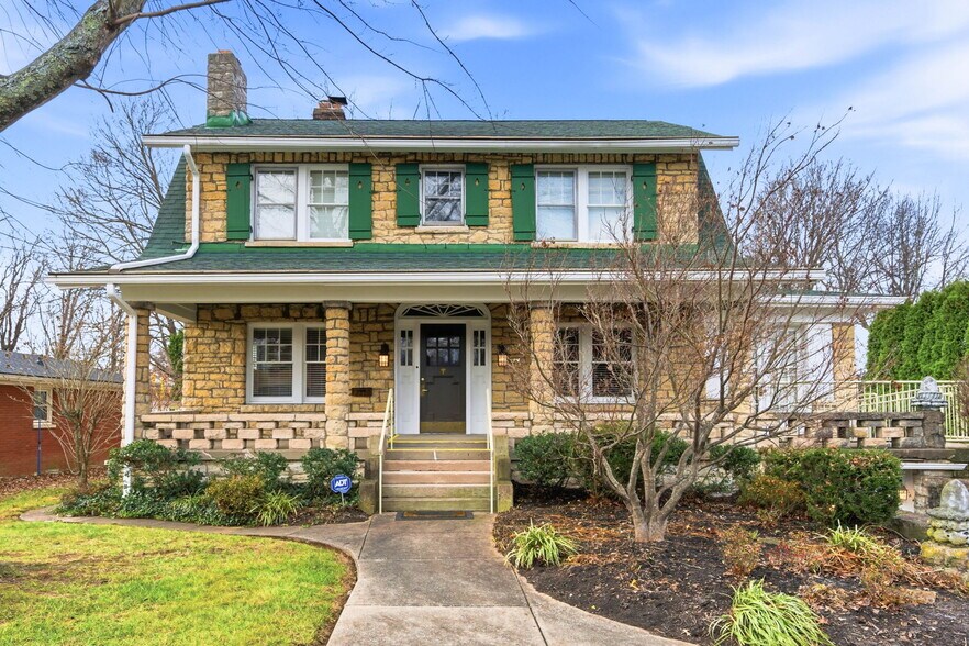 Primary Photo Of 3208 College Dr, Louisville Office For Sale