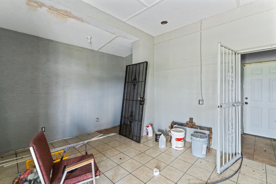 More Photos Of 2 S Park Rd SW, Birmingham General Retail For Sale