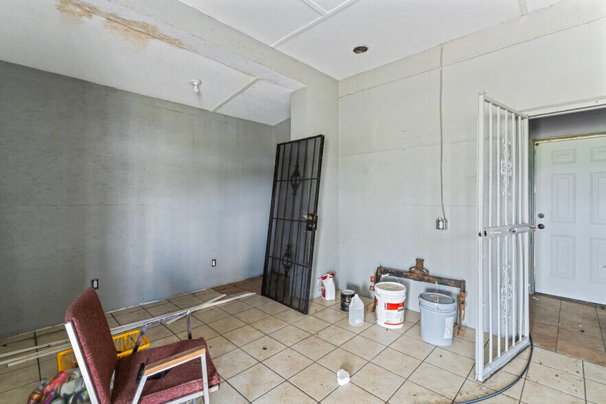 More Photos Of 2 S Park Rd SW, Birmingham General Retail For Sale