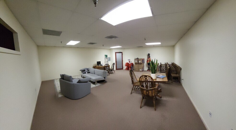 More Photos Of 400-490 Lincoln Blvd, Lincoln Unknown For Lease