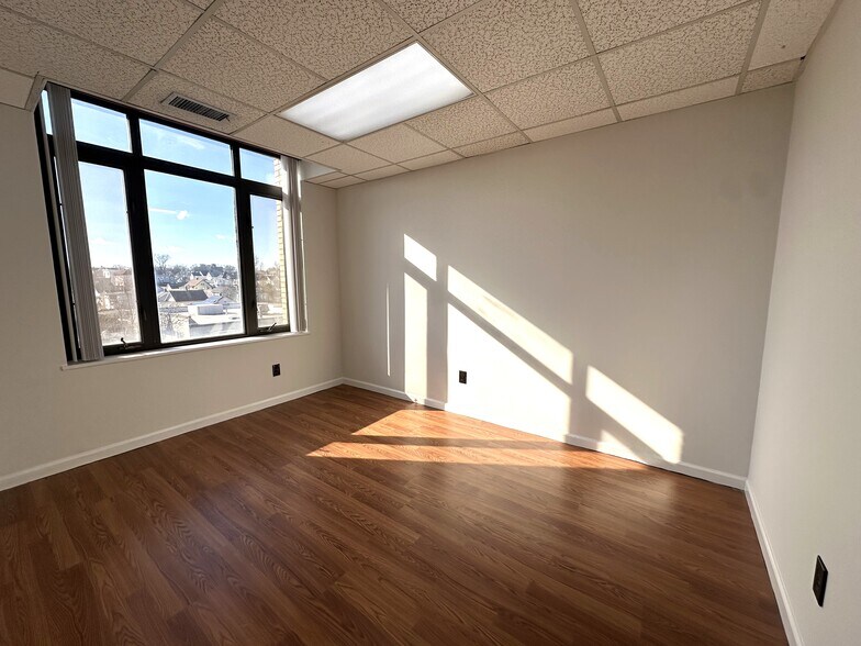 More Photos Of 219 Westchester Ave, Port Chester Office For Lease