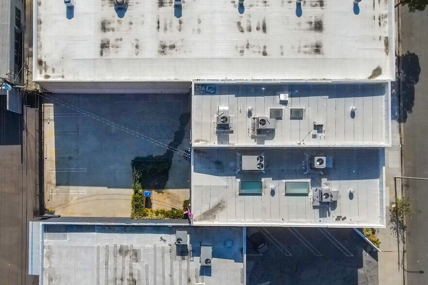 More Photos Of 3058 N Lima St, Burbank Warehouse For Sale