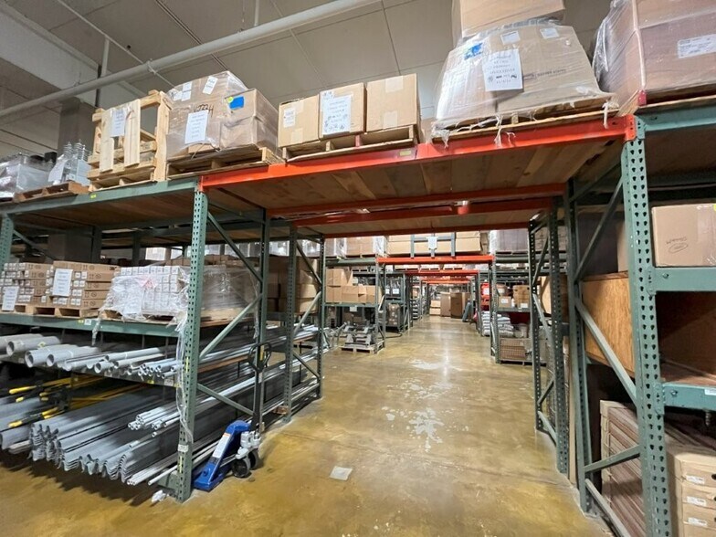 More Photos Of 4300 W 220th St, Farmington Light Distribution For Sale