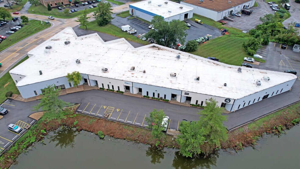 More Photos Of 4132 Shoreline Dr, Earth City Warehouse For Lease