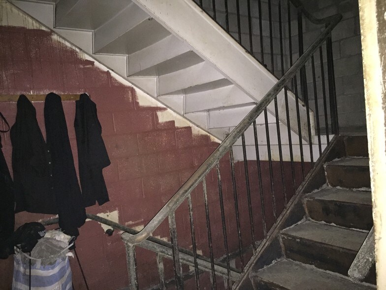More Photos Of 1924 E Carson St, Pittsburgh Restaurant For Sale