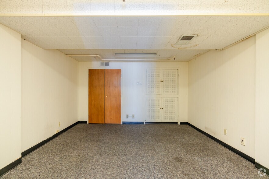 More Photos Of 1352 Lighthouse Ave, Pacific Grove Office For Lease