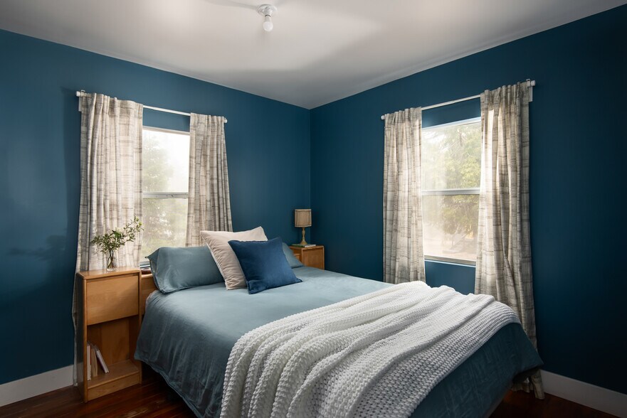 More Photos Of 25807 State Highway 189, Twin Peaks Hotel For Sale