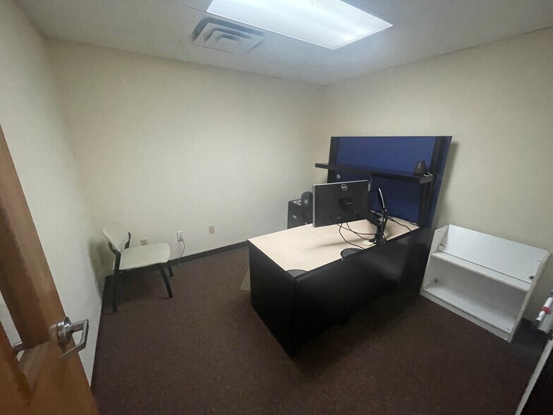More Photos Of 2291 Traversefield Dr, Traverse City Manufacturing For Lease
