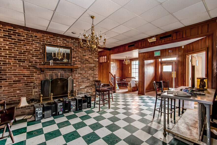 More Photos Of 15 7th St, Augusta Restaurant For Sale